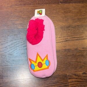 Super Mario, princess peach nonslip slippers one size NWT